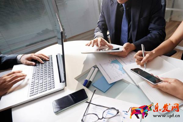 如何使用Shopify支付月租費用？如何選擇最適合的套餐？